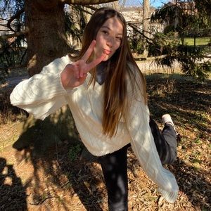 Meet your Posher, Caitlin